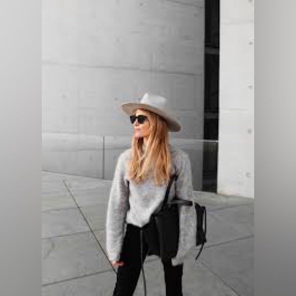 Club Monaco Wool Brim Hat Fedora
Made in Italy - Picture 3 of 10